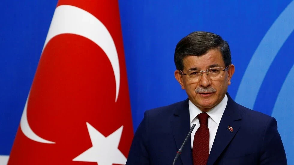 داوود أوغلو يوجه رسالة شديدة اللهجة إلى أردوغان بعد إقدامه على فعل هذا الأمر