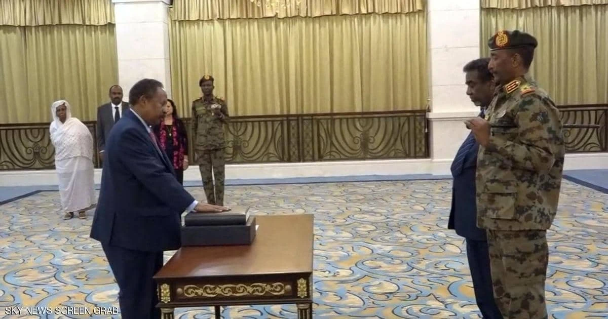 اتفاق في السودان ينهي الأزمة.. حمدوك يعود للحكومة رغم الانقلاب ويضع شرطاً