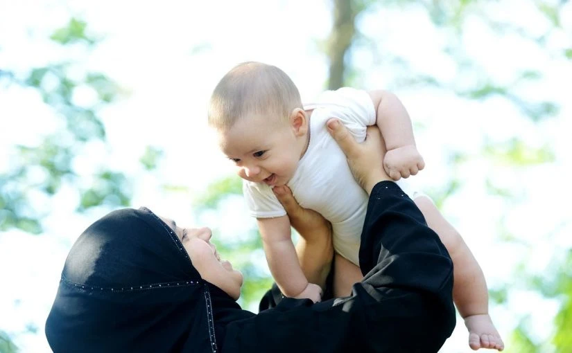 تفسير رؤية الأم في المنام لابن سيرين يختلف كثيراً إن كانت الأم متوفاة