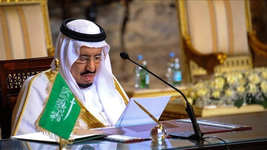 العاهل السعودي يوجه رسائل خطية إلى زعماء 4 دول خليجية