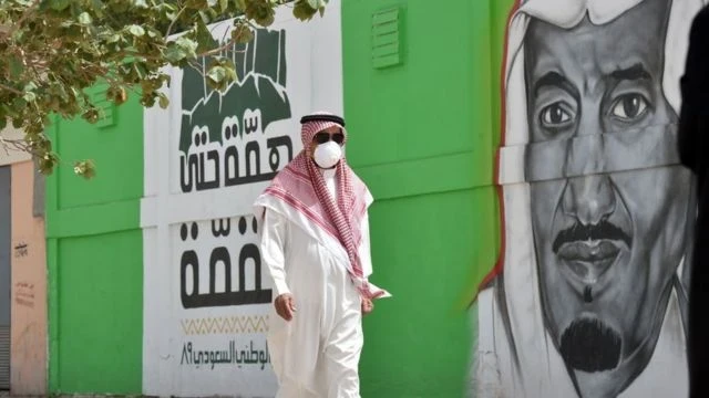 السعودية تسمح بالسفر إلى خارج المملكة لهذه الفئات بشروط.. وتكشف موعد سريان القرار