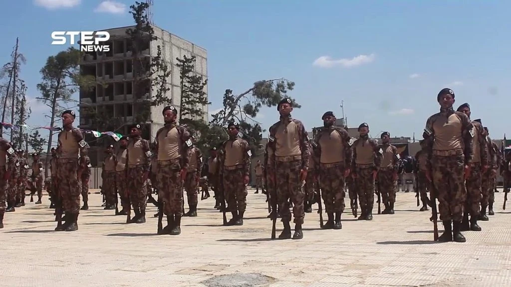 عرض عسكري للشرطة الحرة في مدينة الباب شرق حلب