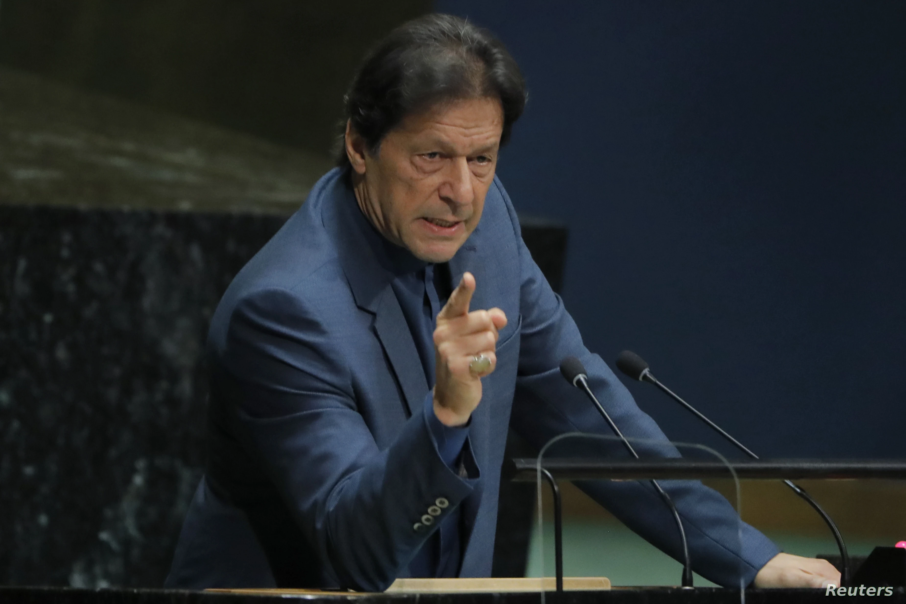 عمران خان يحذّر من حرب نووية بين الهند وباكستان إذا ما وقع المحظور