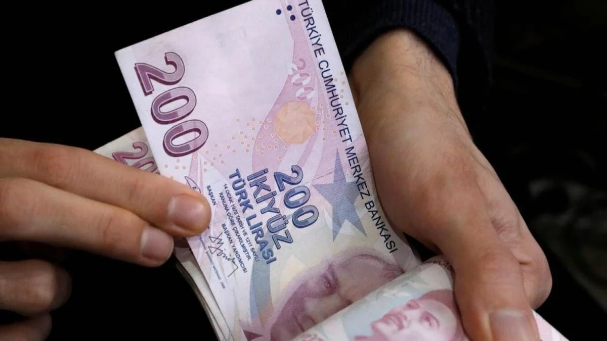 أردوغان يرفع الحد الأدنى للأجور في تركيا لعام 2022