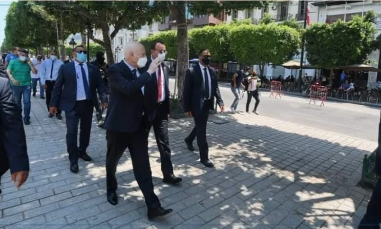 بالفيديو||قيس سعيد في زيارة مفاجئة لشارع الحبيب بورقيبة.. هكذا استقبله التونسيون